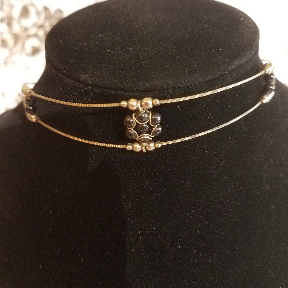 Choker style necklace jo18